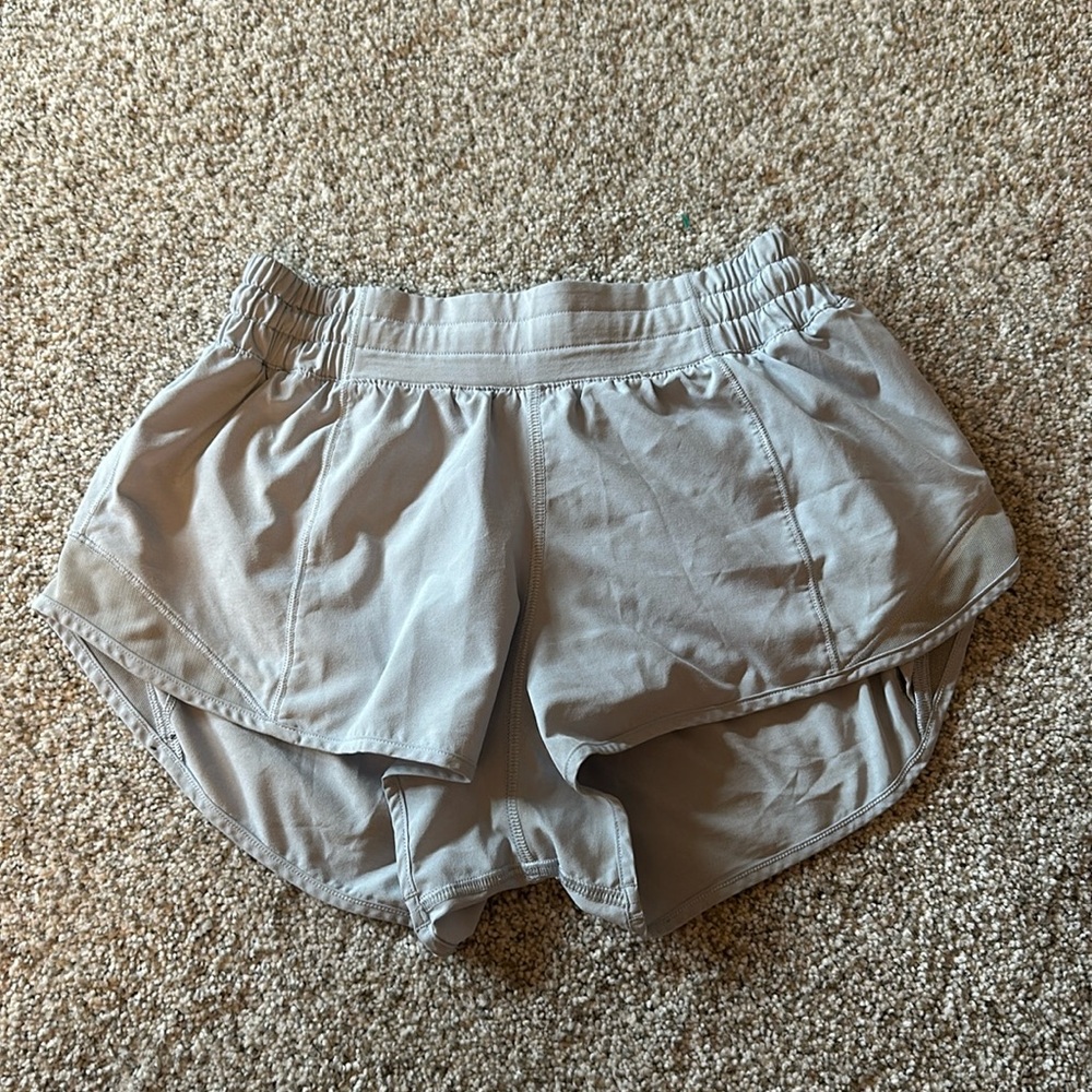 lululemon 2.5 hotty hot shorts pastel blue